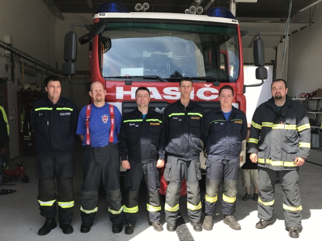 Družstvo prvního výjezdu z nové hasičky 11.6.2017